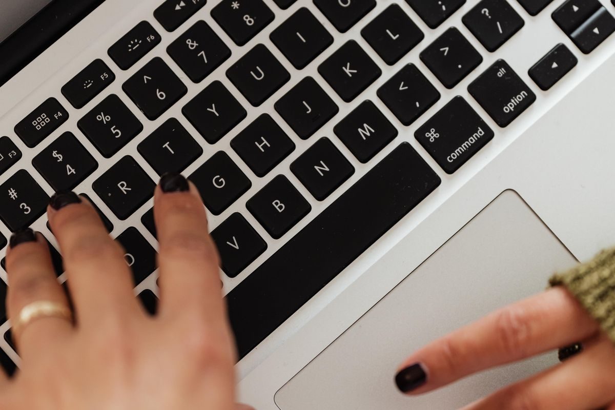 How to Add Keywords to Your Website (The Right Way) — visual guide