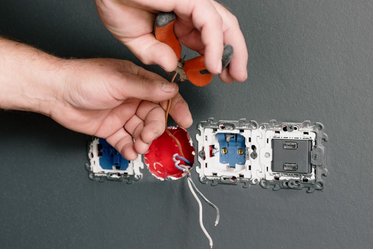 Electrician Website Design: Lead-Gen Structure That Works — visual guide