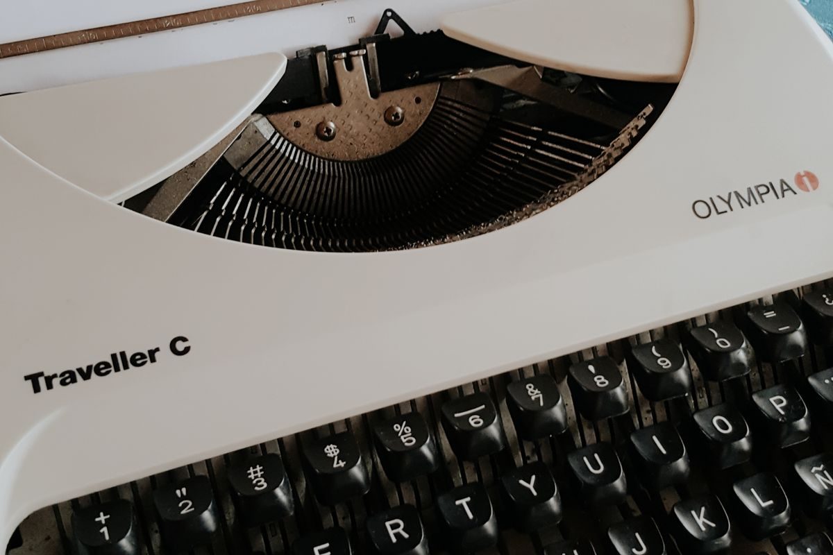 What Is SEO Copywriting? Writing for Rankings and Readers — visual guide