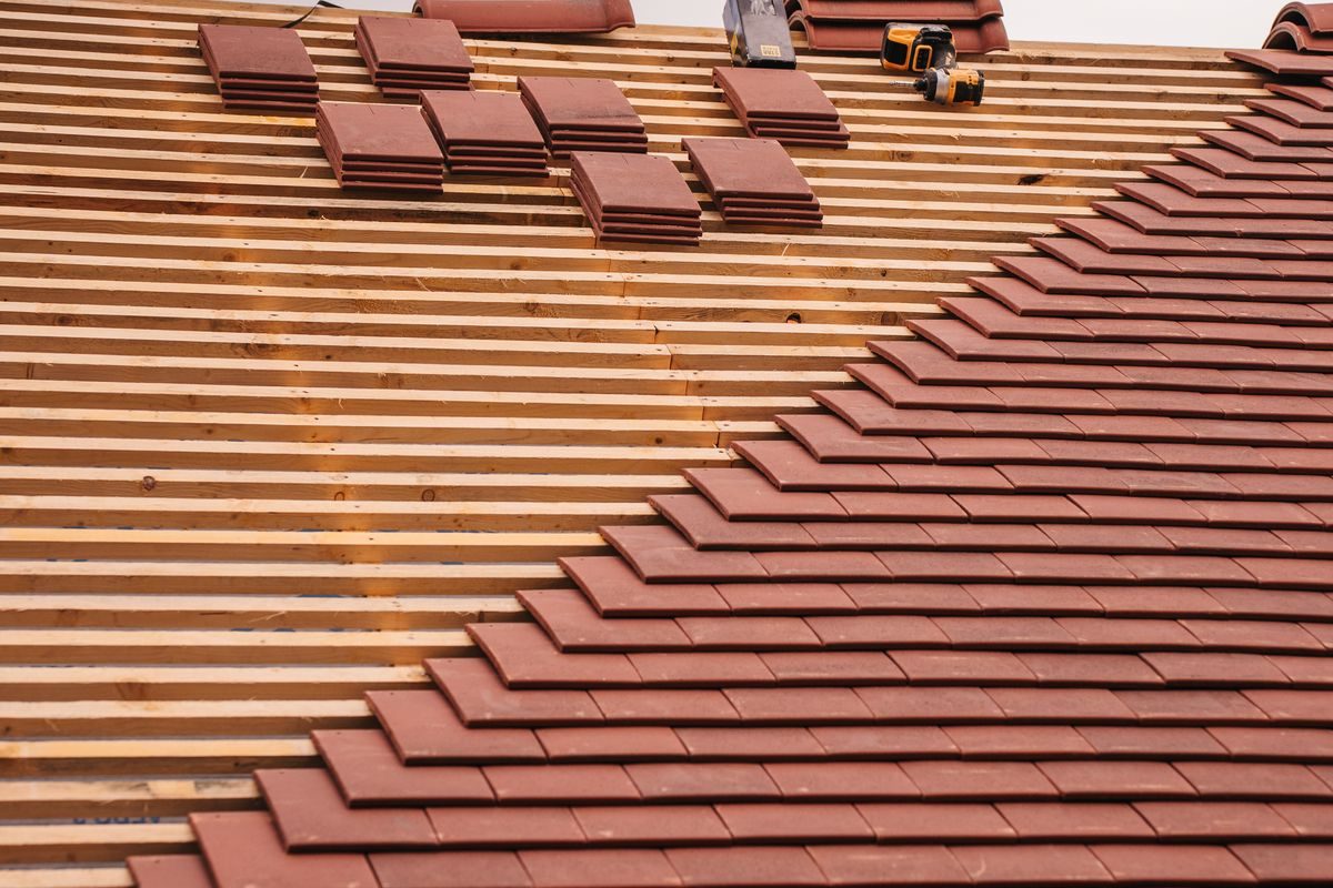 SEO for Roofers: Ranking Through Storm Season and Beyond — visual guide